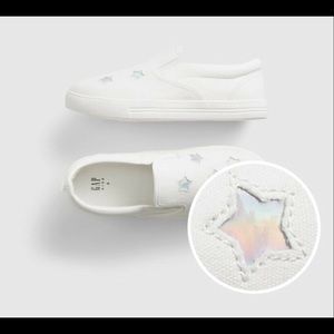 Gap Kids White Star Slip on Sneaker Size 2 NWOT